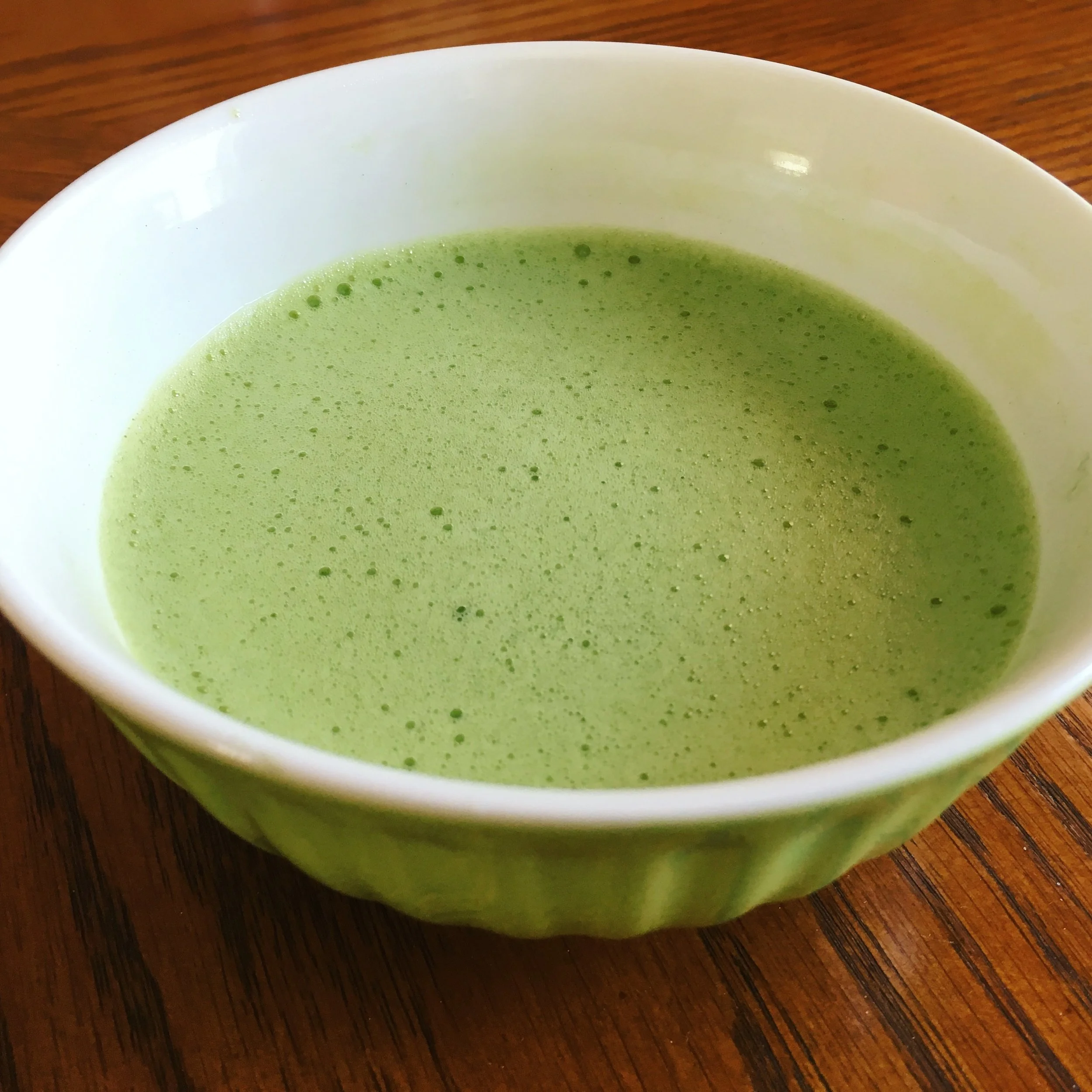 How To Whisk Matcha 