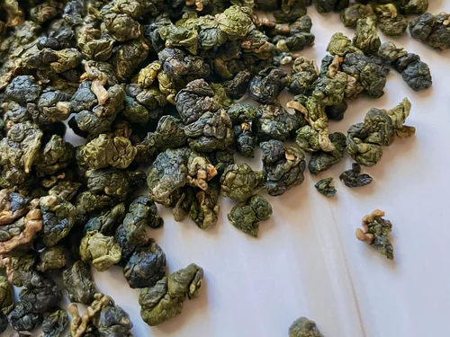 Milk Oolong rolled tea leaves
