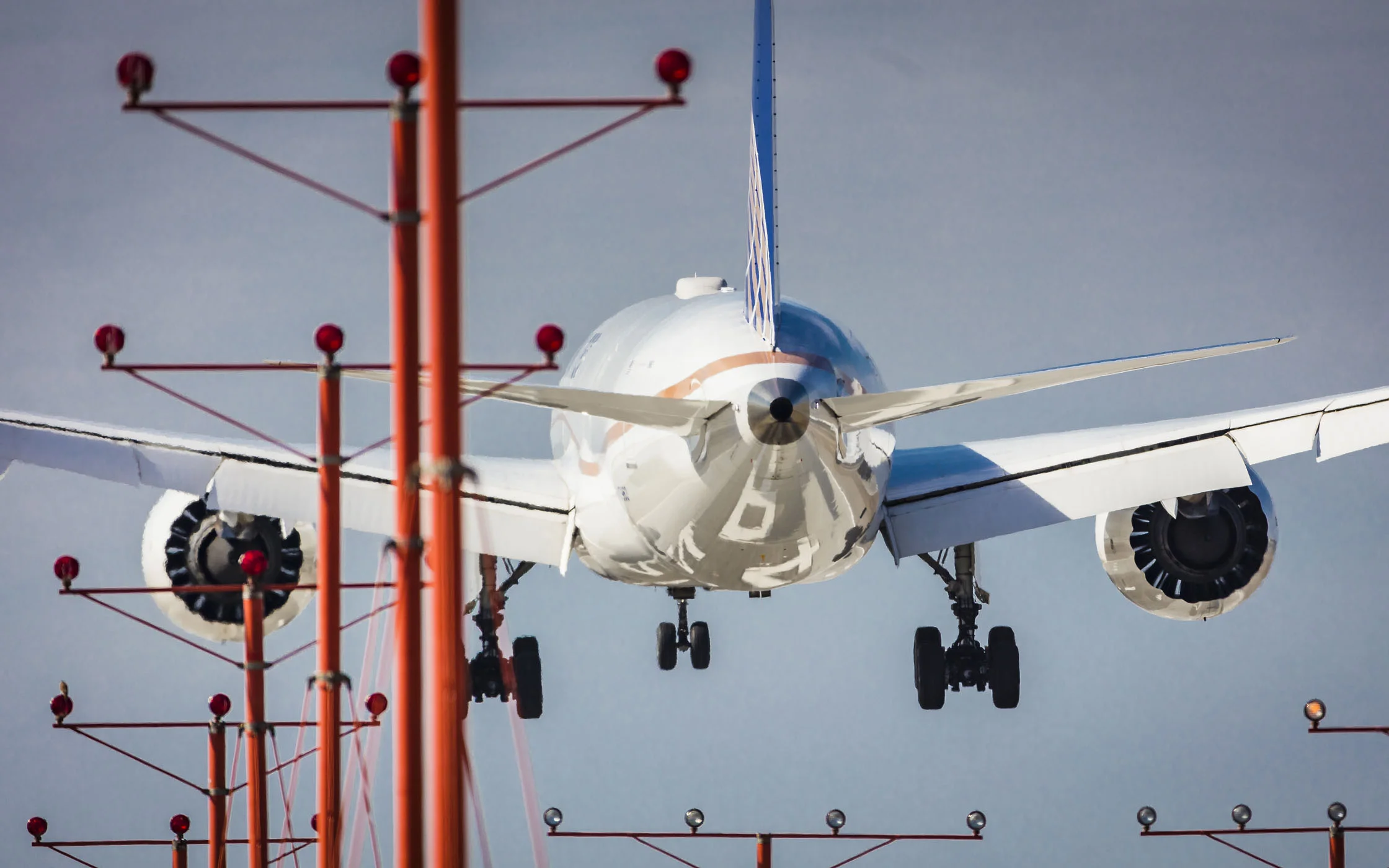 United Airlines landing on 24R