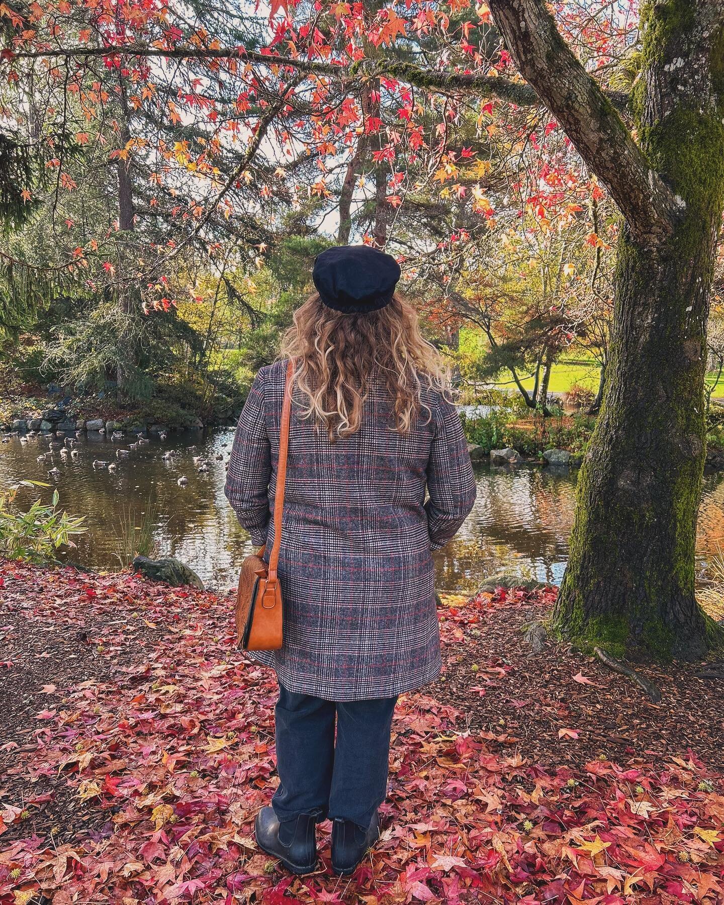 Soaking up as much of the fall leaves before they&rsquo;re gone 🍁🍂

#theflourishinghippie #hippie #nature #leaves #leaf #fallingleaves #fall #fallvibes #autumn #autumnvibes #autumnequinox #morning #morningwalk #calm #calming #portrait #fallcolors #