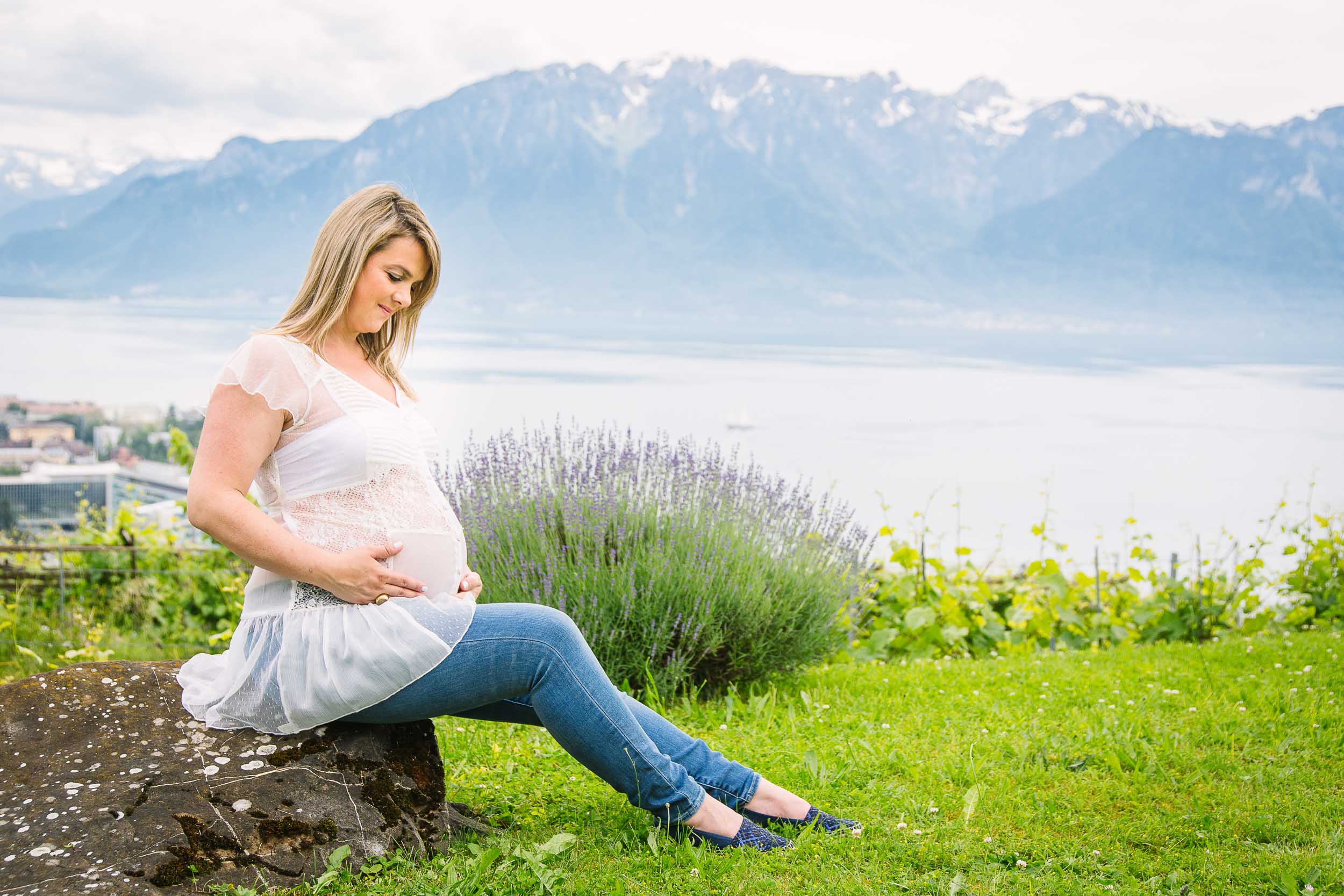 Caren - Vevey Maternity Photographer