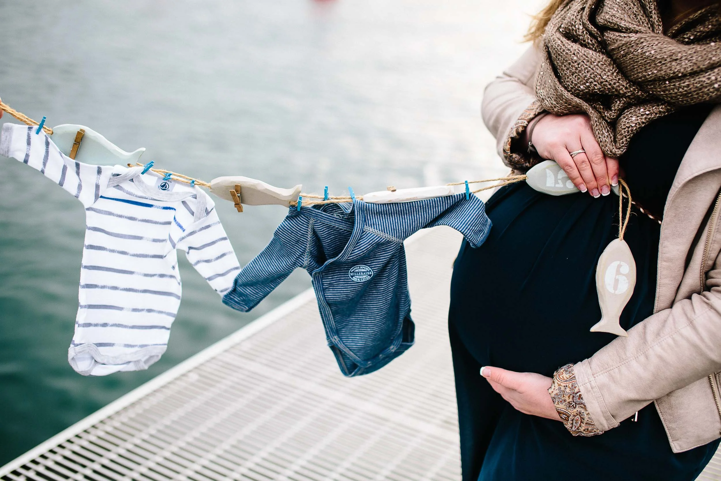 Léa 38 weeks | Nautical maternity shoot