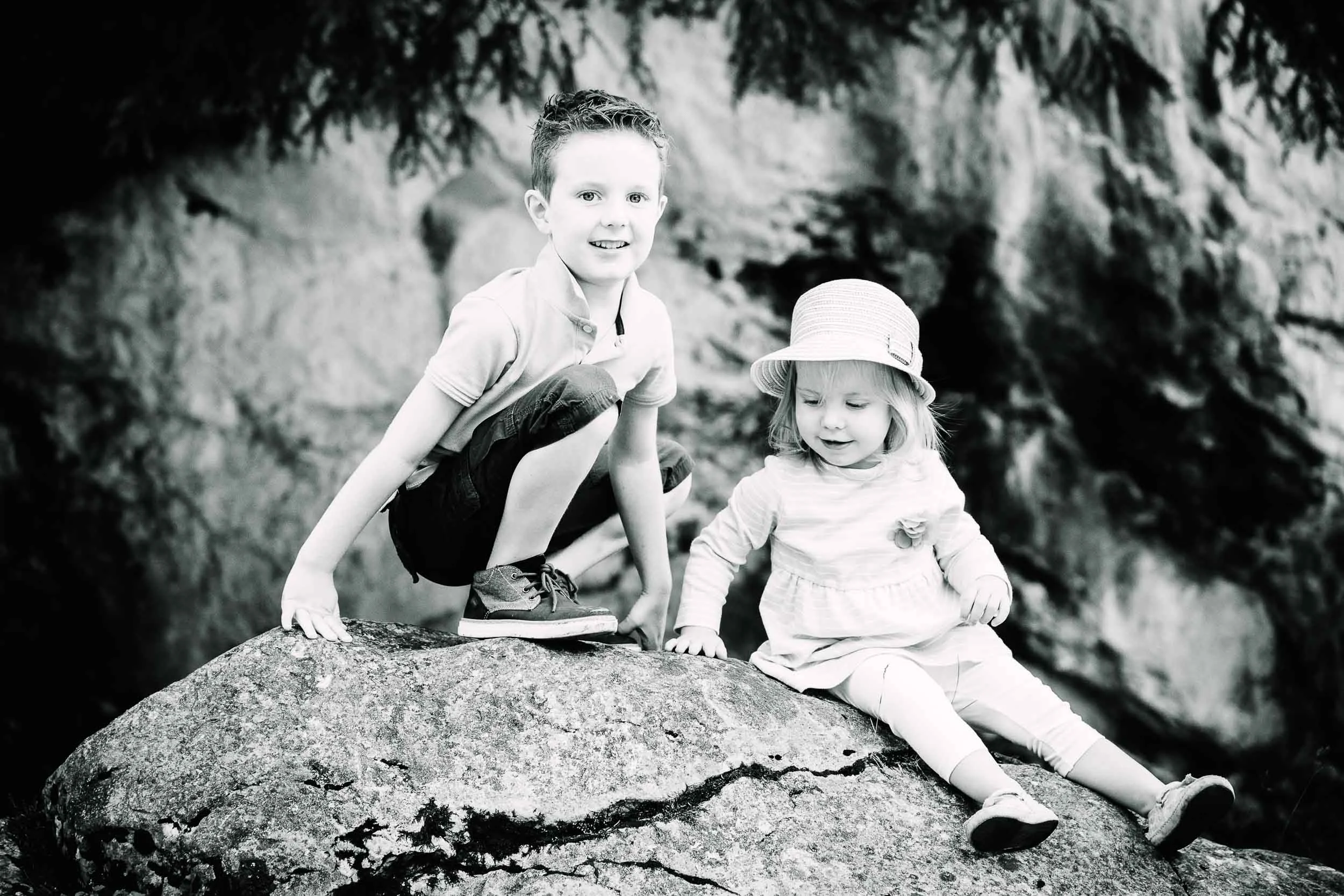 002-Groome-Family-0032-bw.jpg