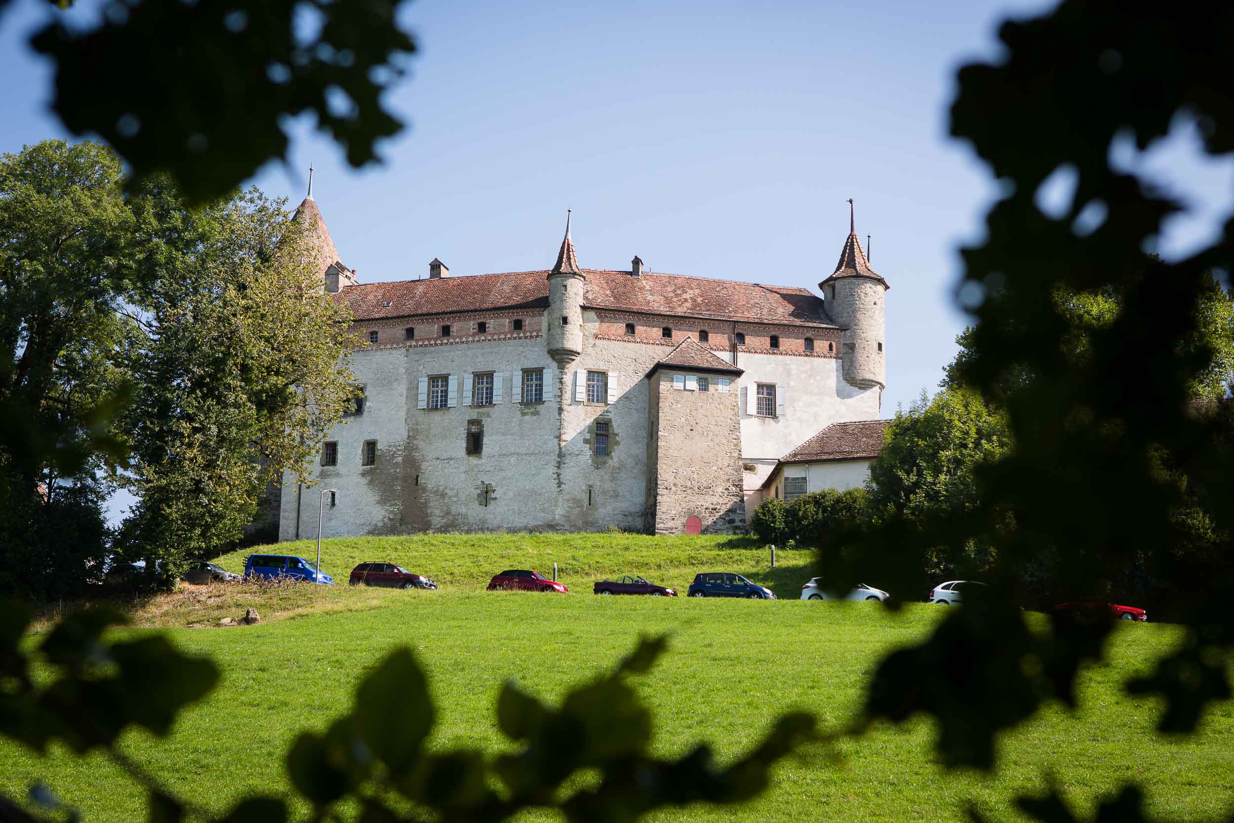 Château d'Oron castle wedding 01