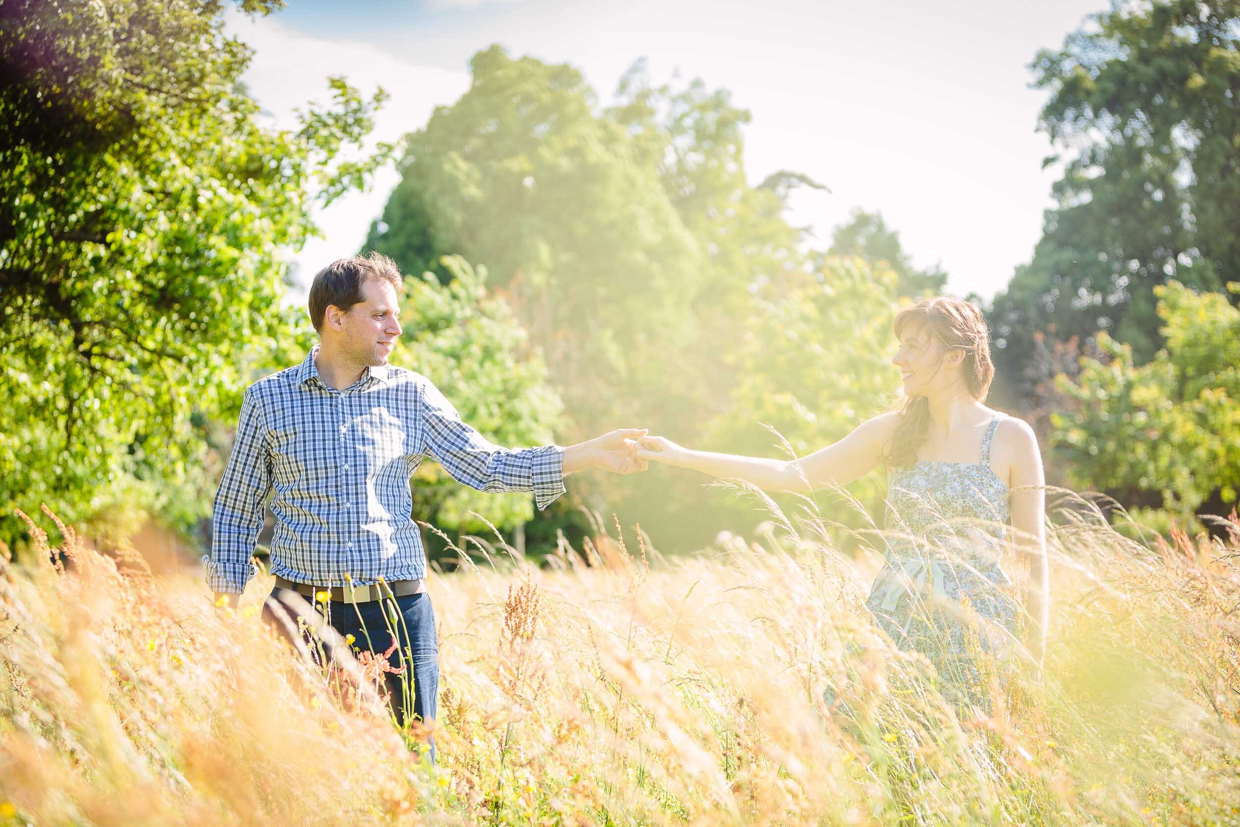 Spring flowers engagement picture | Story of the photo