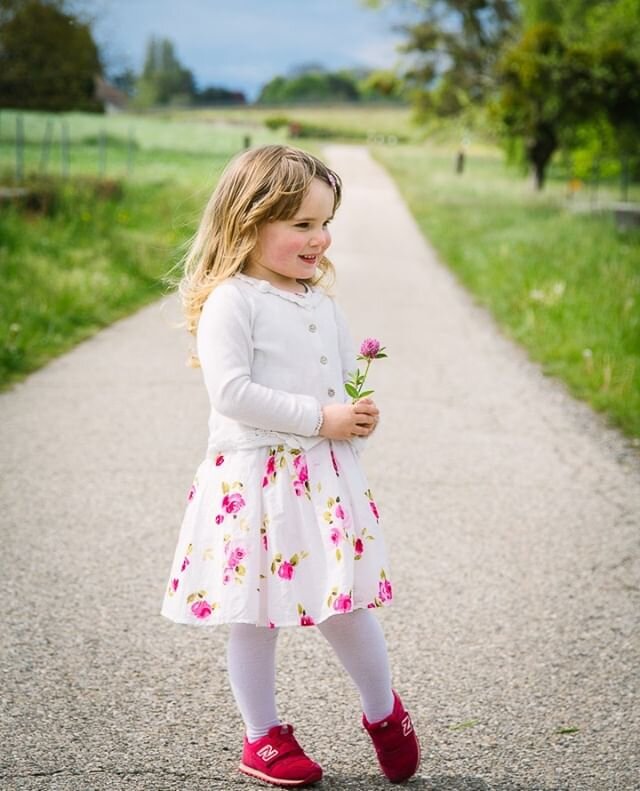 For those moments when they don't look at the camera and say cheese.⁠
.⁠
.⁠
.⁠
.⁠
#childrensphotographer #familyphotographer #portrait #lifestyle #switzerland #swissphotographer #switzerlandphotographer #naturalfamilyportraits #girlandflower #toocute