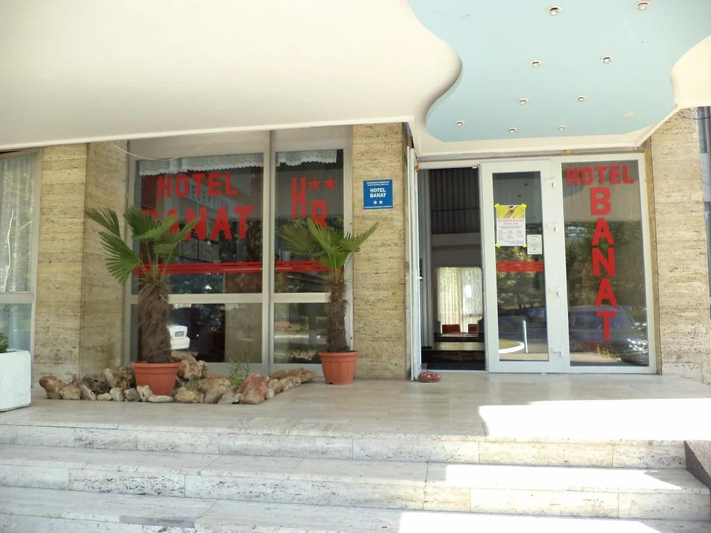 banat exterior 3.jpg
