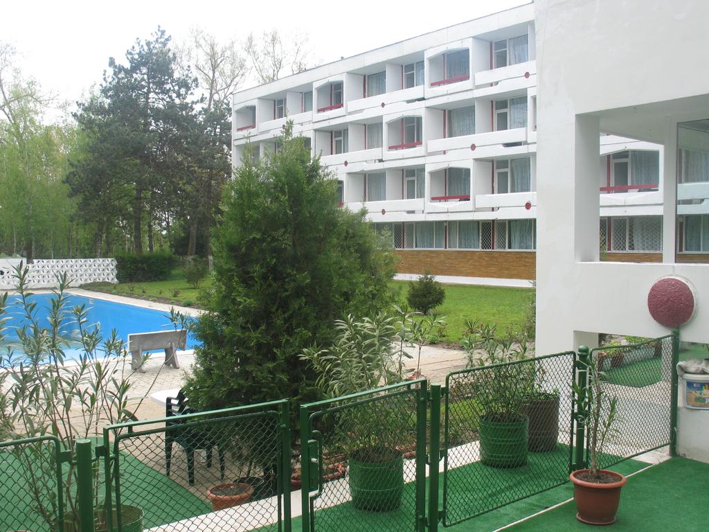 slatina exterior 5.jpg
