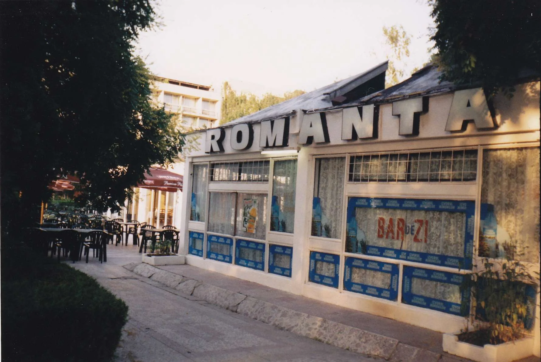 neptun-restaurantul-romanta-inainte-de-micul-dejun_74ff7f78c4152d.jpg