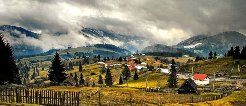 Borgo Pass landscape.jpg