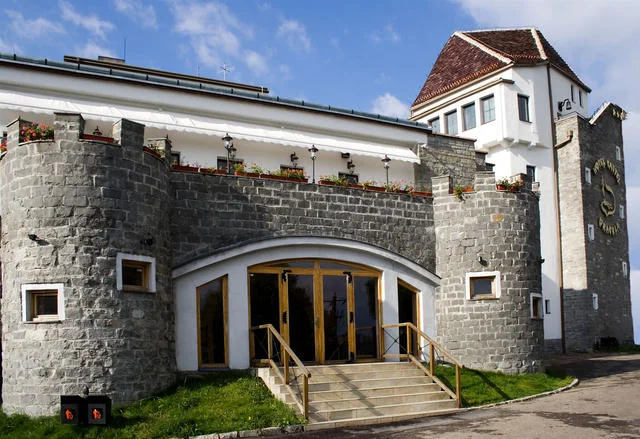 hotel exterior..jpg