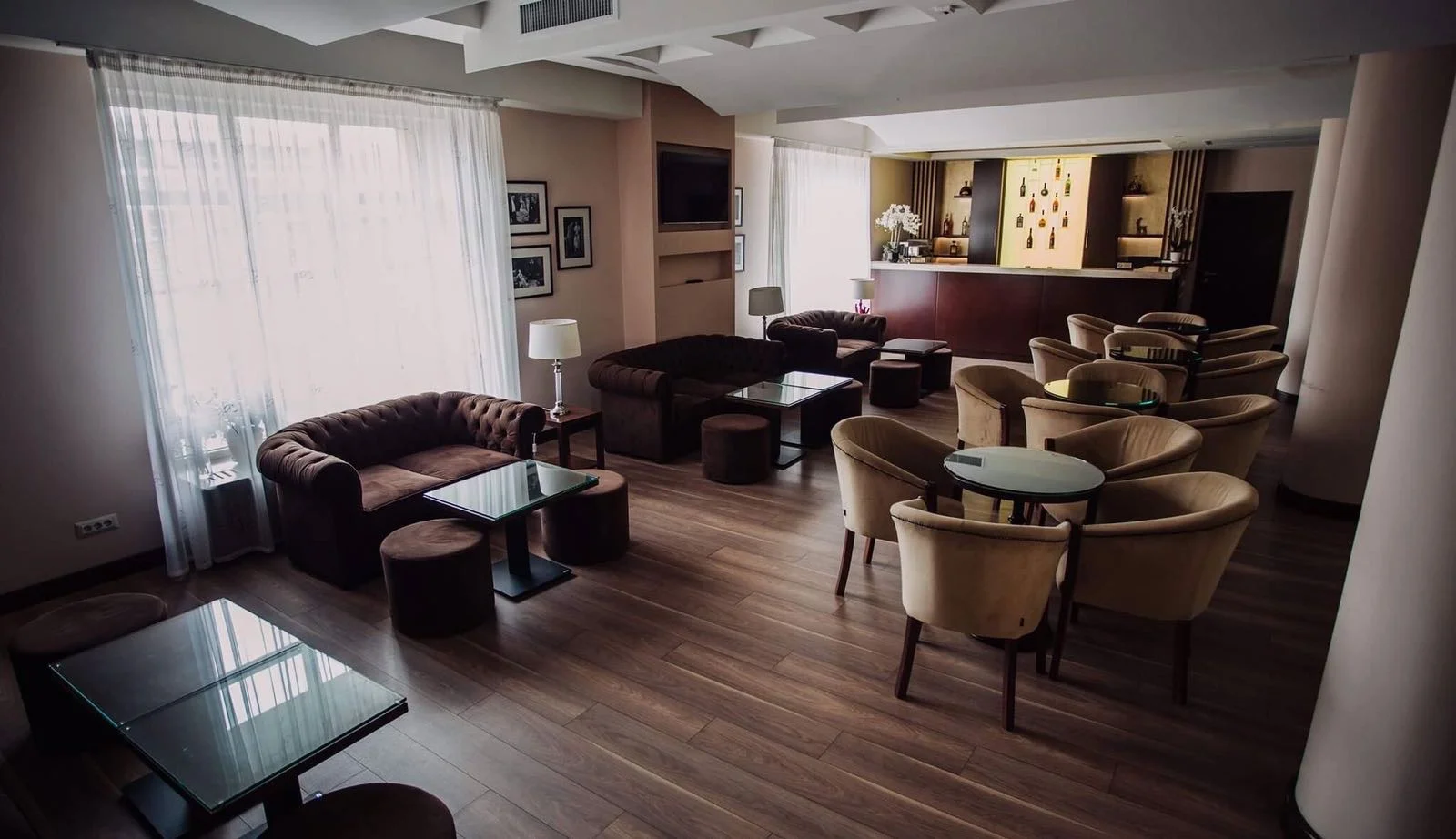 Lobby bar.JPG