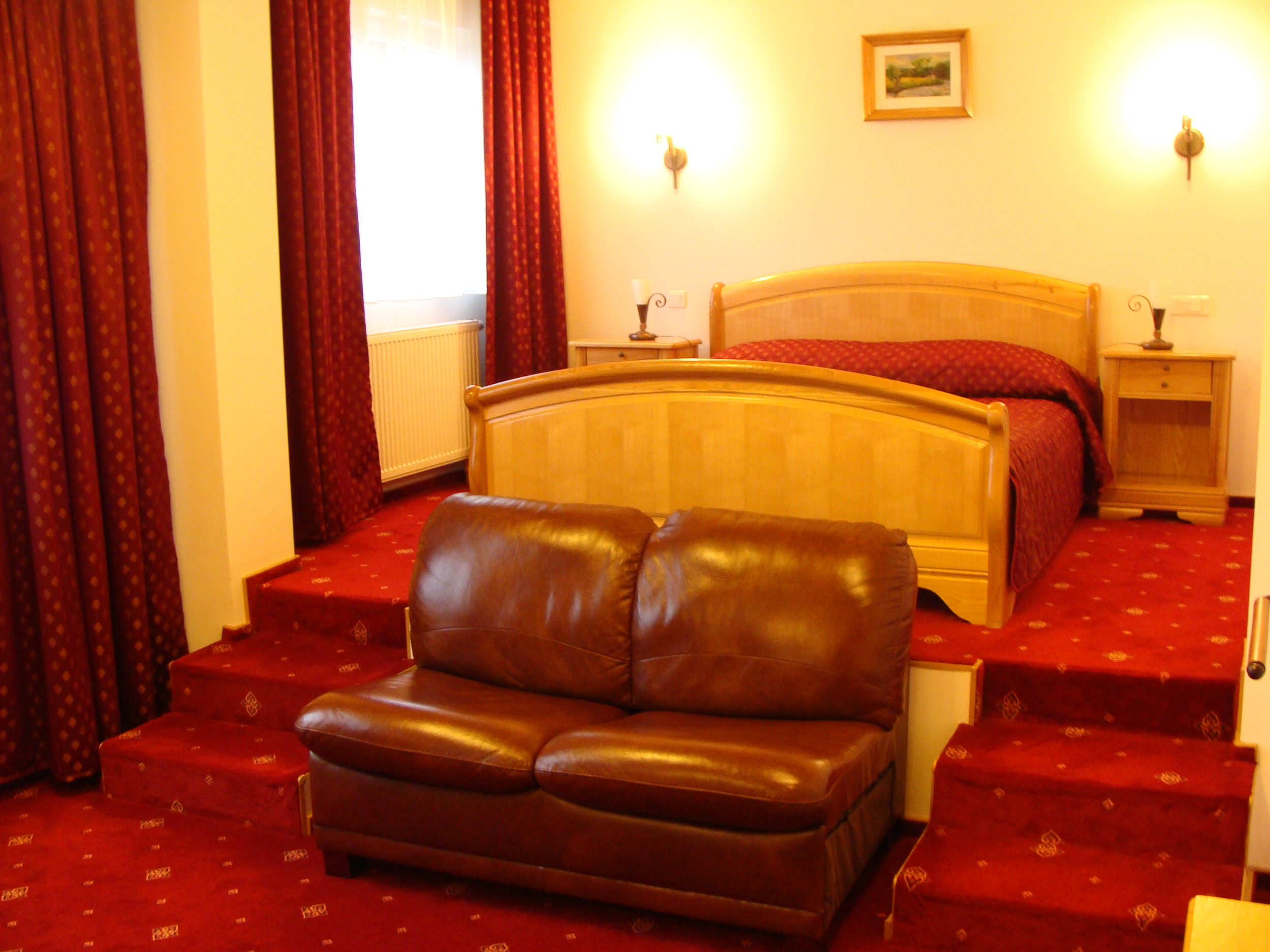 jr.suite 7.JPG