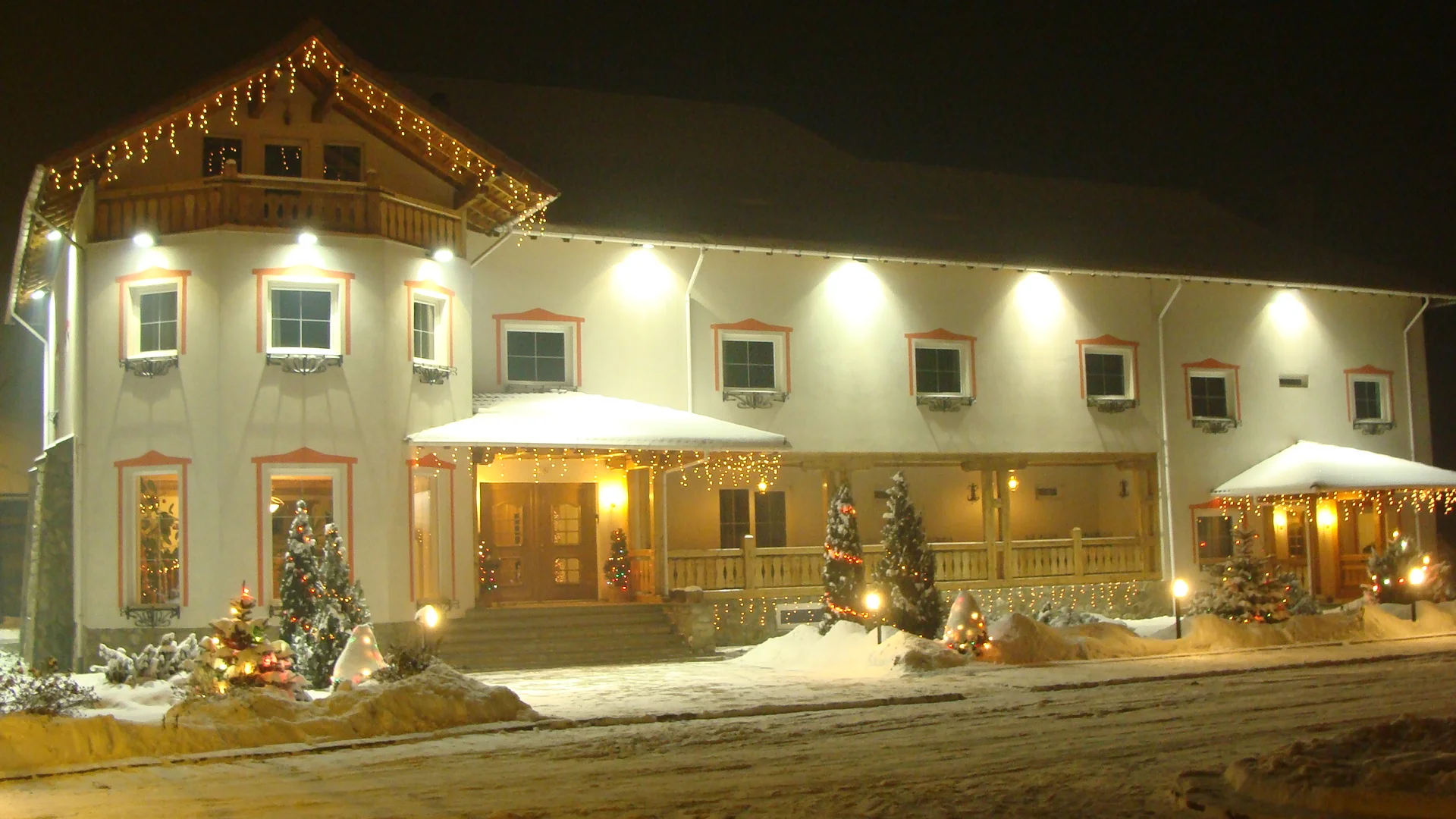 MM ready for Christmas 1.JPG