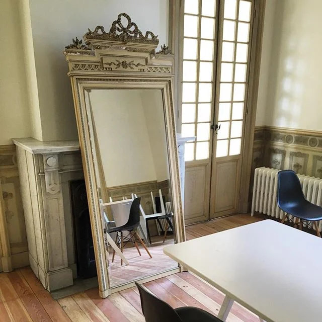 Ons vergaderzalen zijn er bijna klaar voor @nero_architecten @nelebraetjewelry @detail_concept.be #villagroothuis