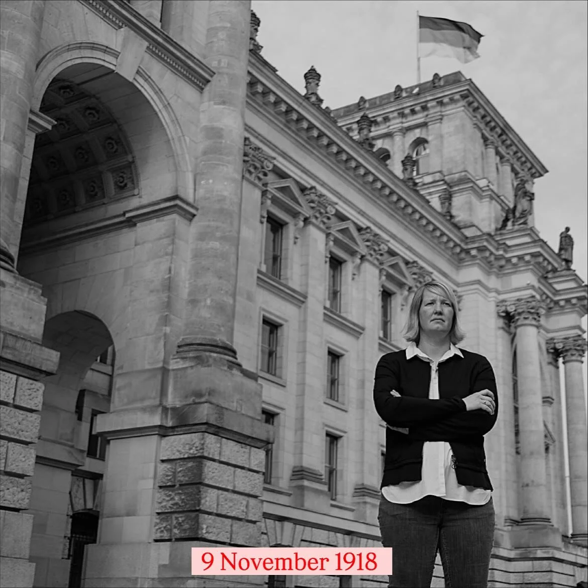 Der 9. November ist ein Tag, der durch mehrere historische Ereignisse in unseren Erinnerungen bleiben wird.

Am 9. November 1918 rief der Sozialdemokrat Philipp Scheidemann in Berlin vom Reichstagsgeb&auml;ude die Deutsche Republik aus. Das Ende des 