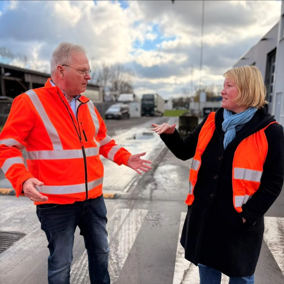 Wie k&ouml;nnen wir den Anteil recycelter Materialien steigern? Wie sauber trennen die Bielefelderinnen und Bielefelder ihren M&uuml;ll? Und, wie gef&auml;hrlich sind Ionen-Lithium-Batterien im Hausm&uuml;ll? - sehr gef&auml;hrlich, weil sie immer me