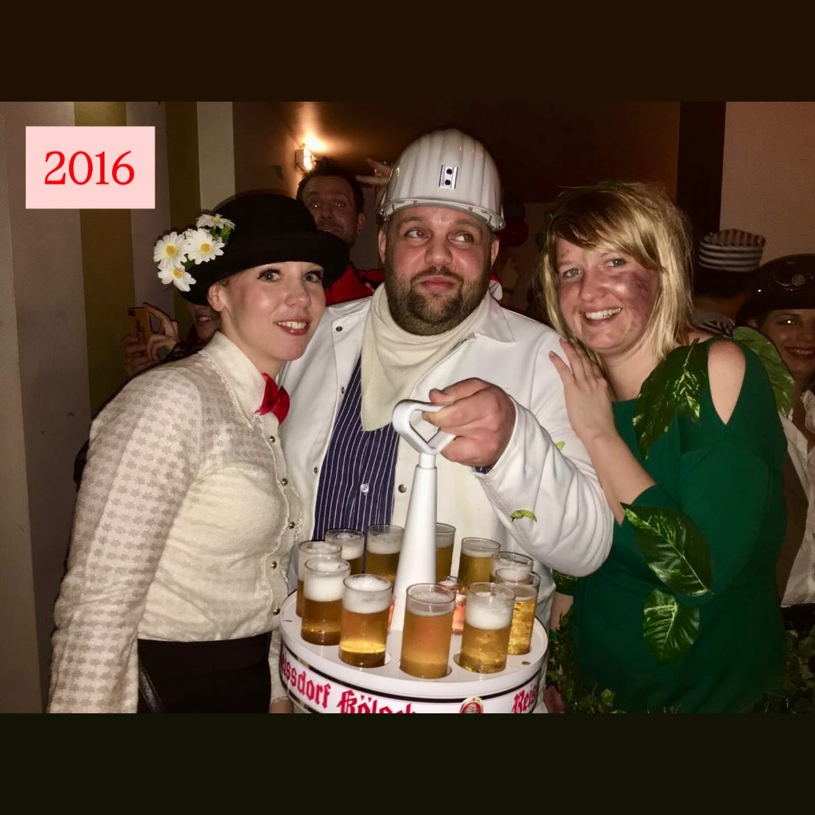 2016&hellip; also quasi vorgestern&hellip; 

 🌹 durfte ich Vorsitzende &amp; Bundestagskandidatin der Bielefelder SPD werden 🌹
 ✊ haben wir gegen Nazis demonstriert ✊ 
 ⚽️ durfte ich am Spieltag die Arminia unterst&uuml;tzen ⚫️⚪️🔵
 💪 gab es volle