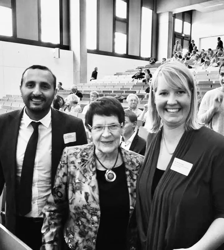 &bdquo;Feministin zu sein, ist das Mindeste, was eine Frau tun kann&ldquo; (1999) 

Heute ist eine gro&szlig;e K&auml;mpferin f&uuml;r die Gleichstellung der Frauen von uns gegangen. Sie hat gezeigt wie sozial, wie integrativ, wie fortschrittlich kon