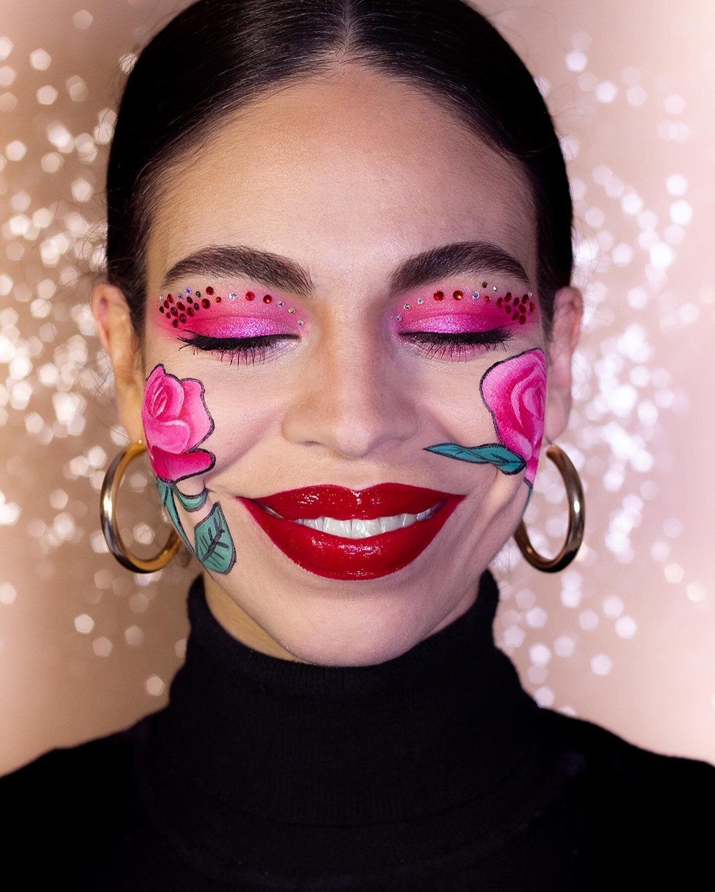 Makeup inspirado en 🌹 #makeup #rose #emojimakeup