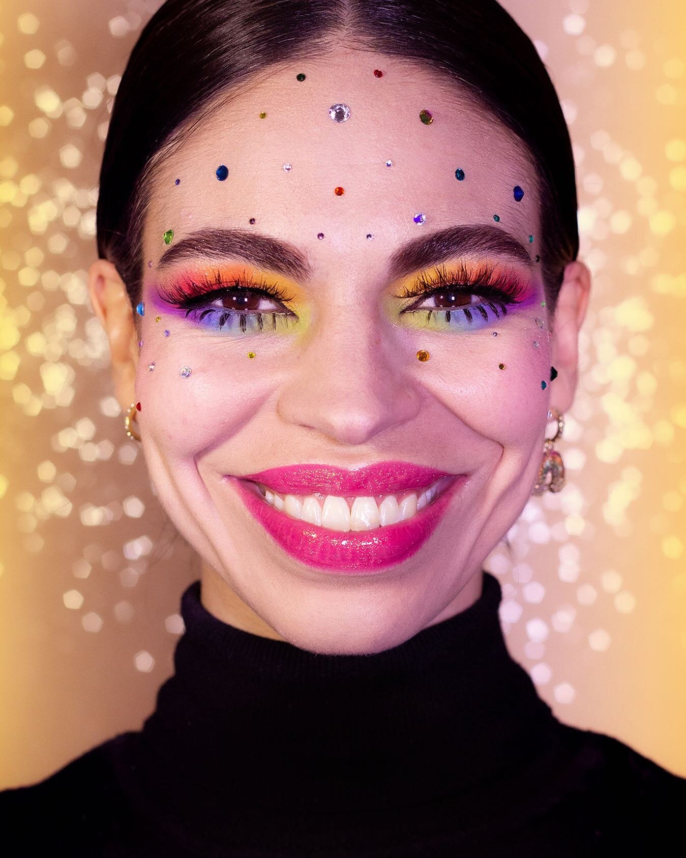 Este es mi #makeup inspirado en este emoji 🌈 #emojimakeup #rainbowmakeup 💕