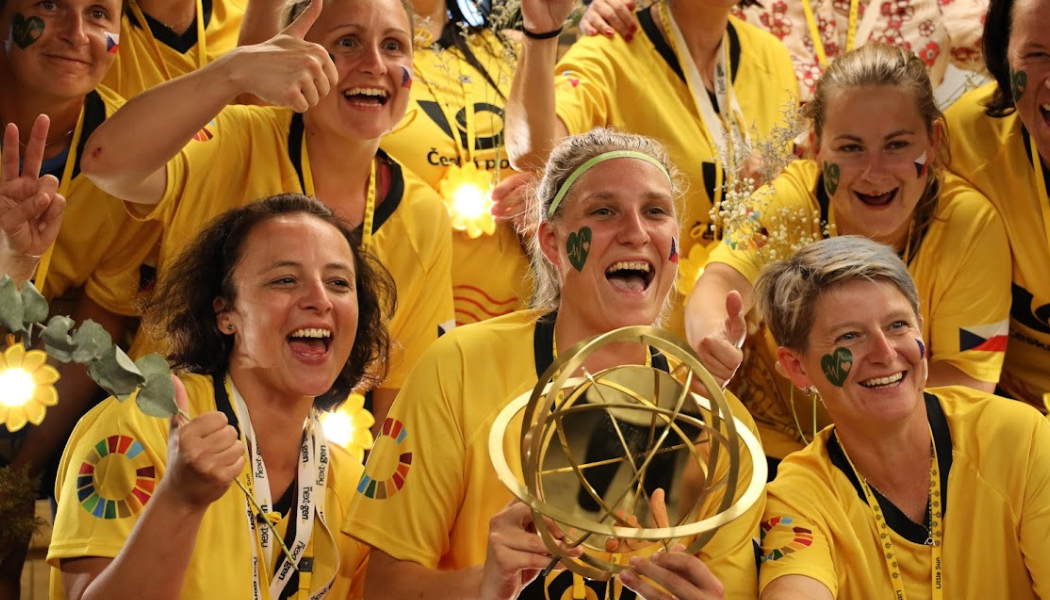GGWCUP NYC Yellow Ladies.png