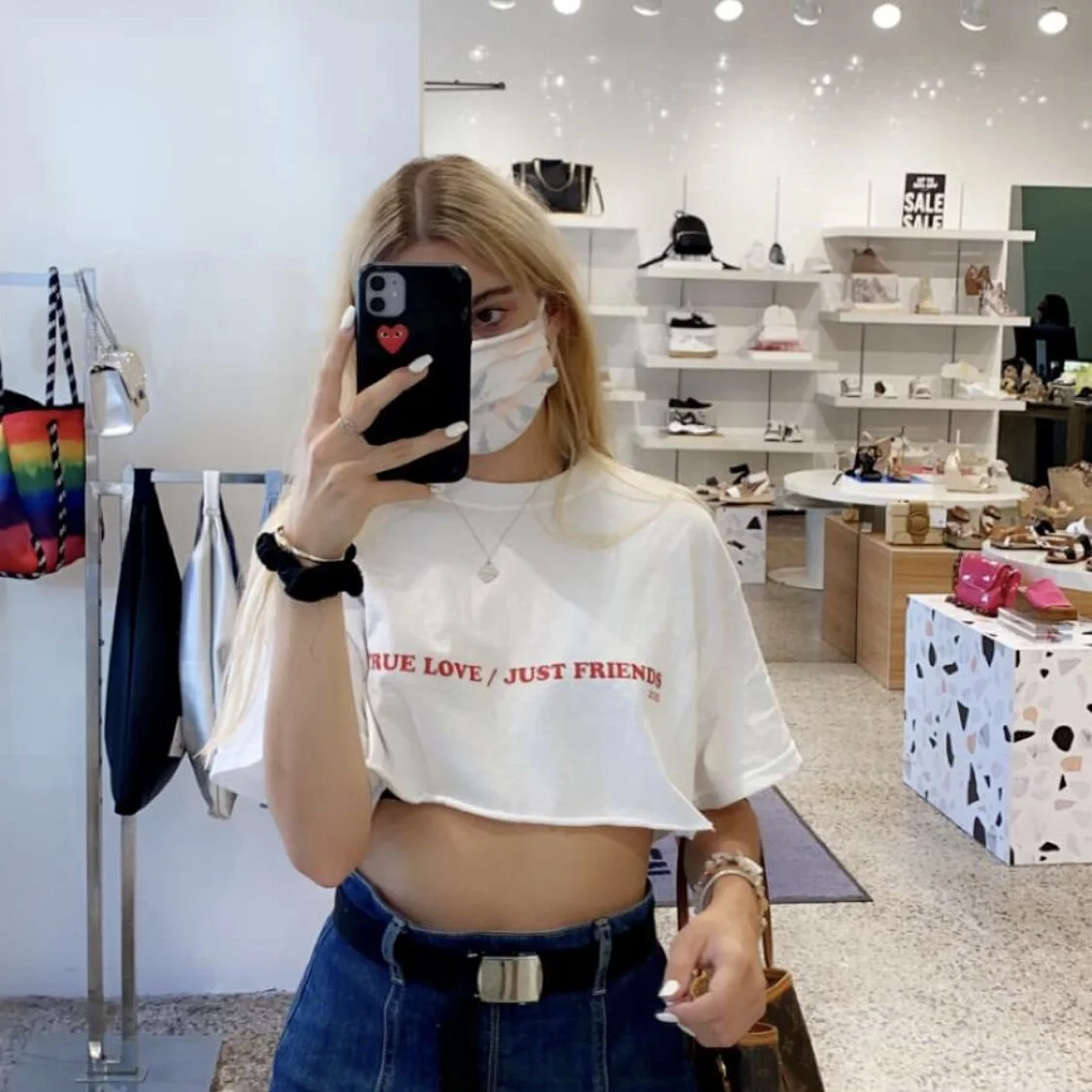 ECB2A811-3AA8-4B38-A627-562AC84C61AF