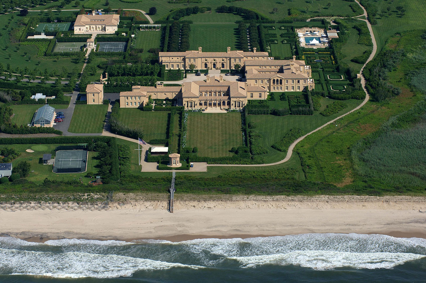 Ira Rennert's residence in Sagaponack, NY: photo by Douglas Kuntz