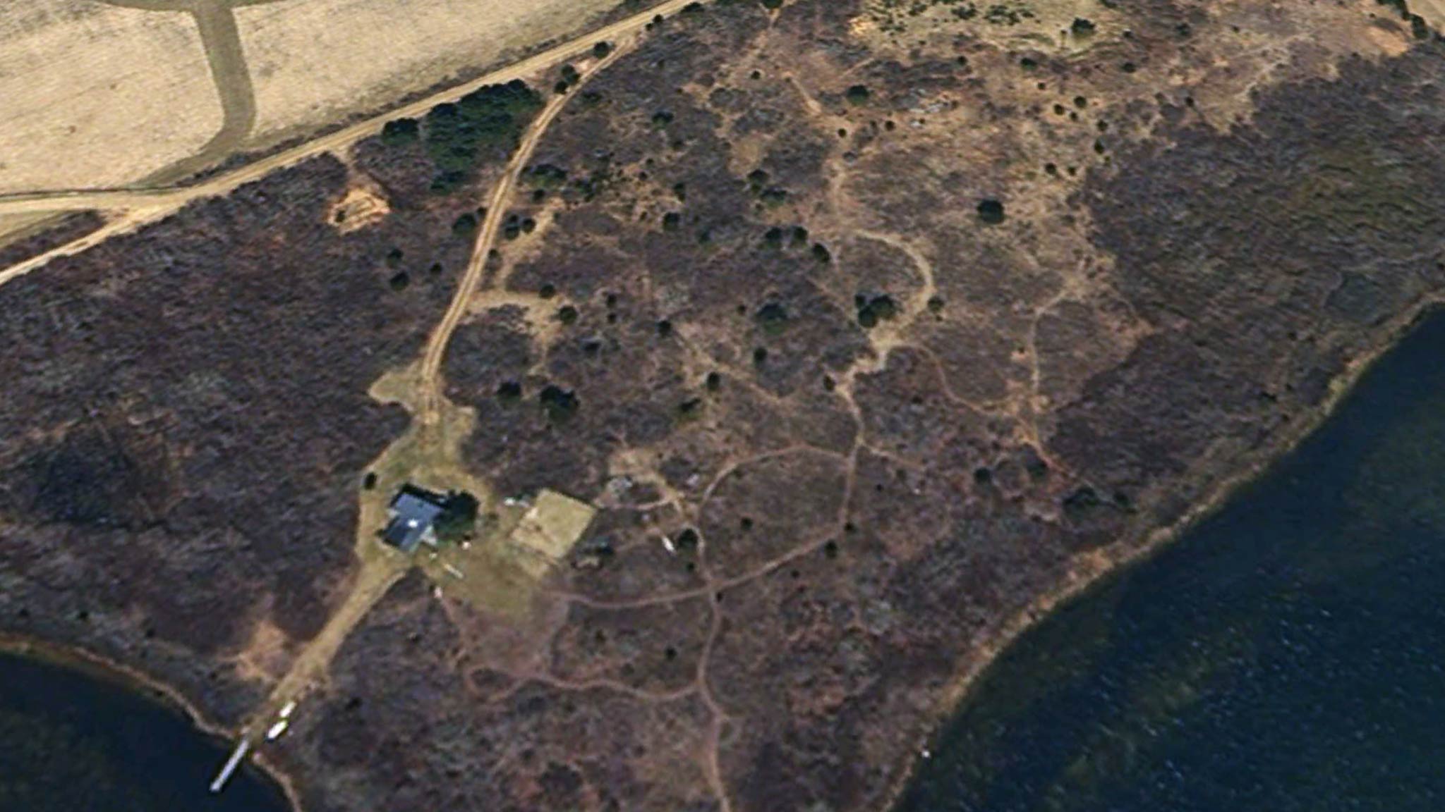 Martha's Vineyard satellite image from 2005 before mansions