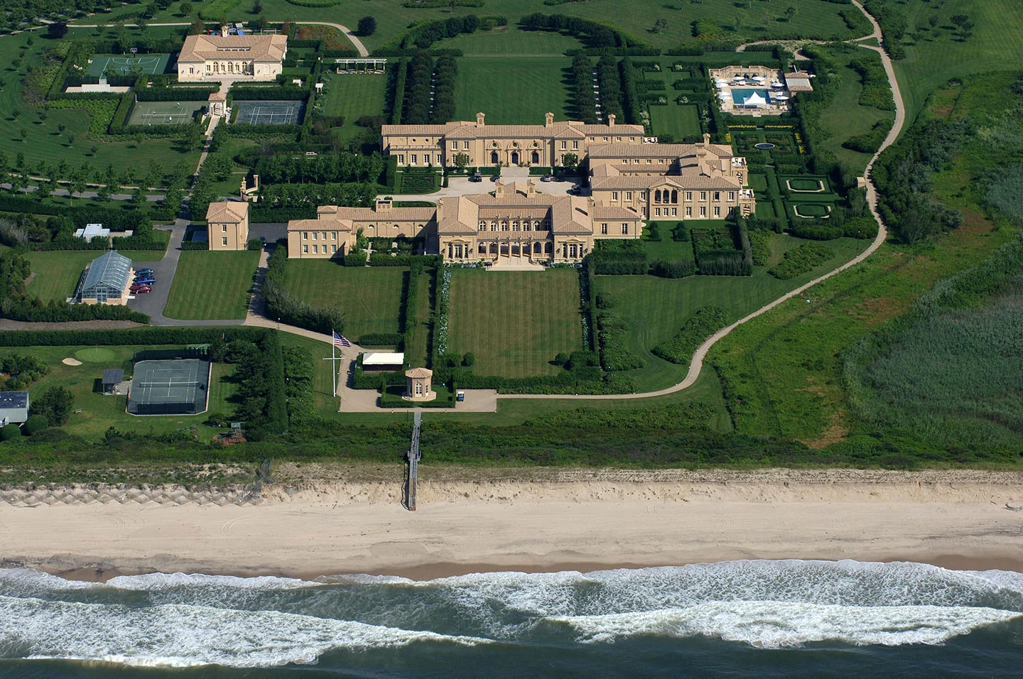 Ira Rennert's residence in Sagaponack, NY: photo by Douglas Kuntz