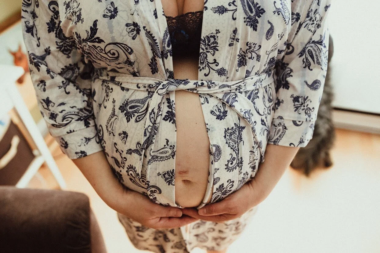 Oui mais toi, t'en veux pas de photos de maternité.