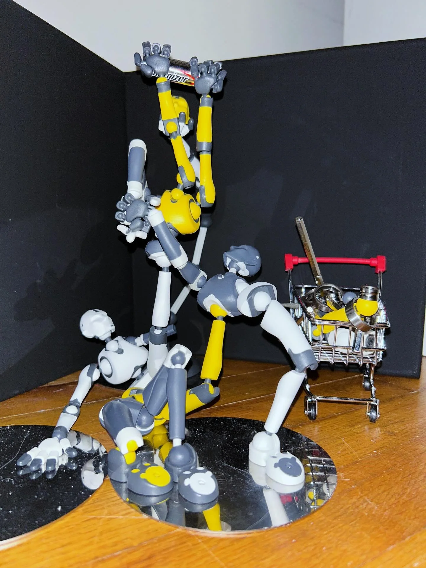 STICKZILLA 🎋🎋🎋

Jesse made a  @stickybones.pose MONSTER creation for #SpookyBones2025 . #BestSpookyPose entry!!