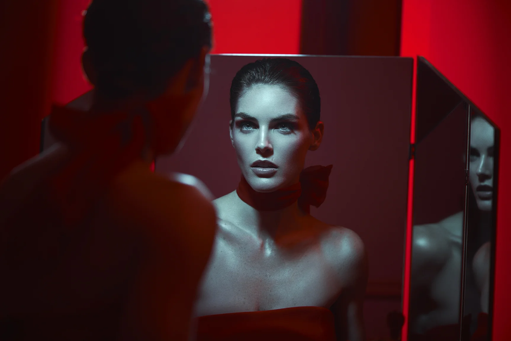 140900_HilaryRhoda_Beauty_02.jpg