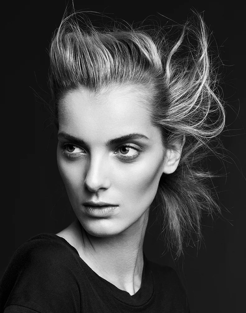 DenisaDvorakova_TheSociety_02.jpg