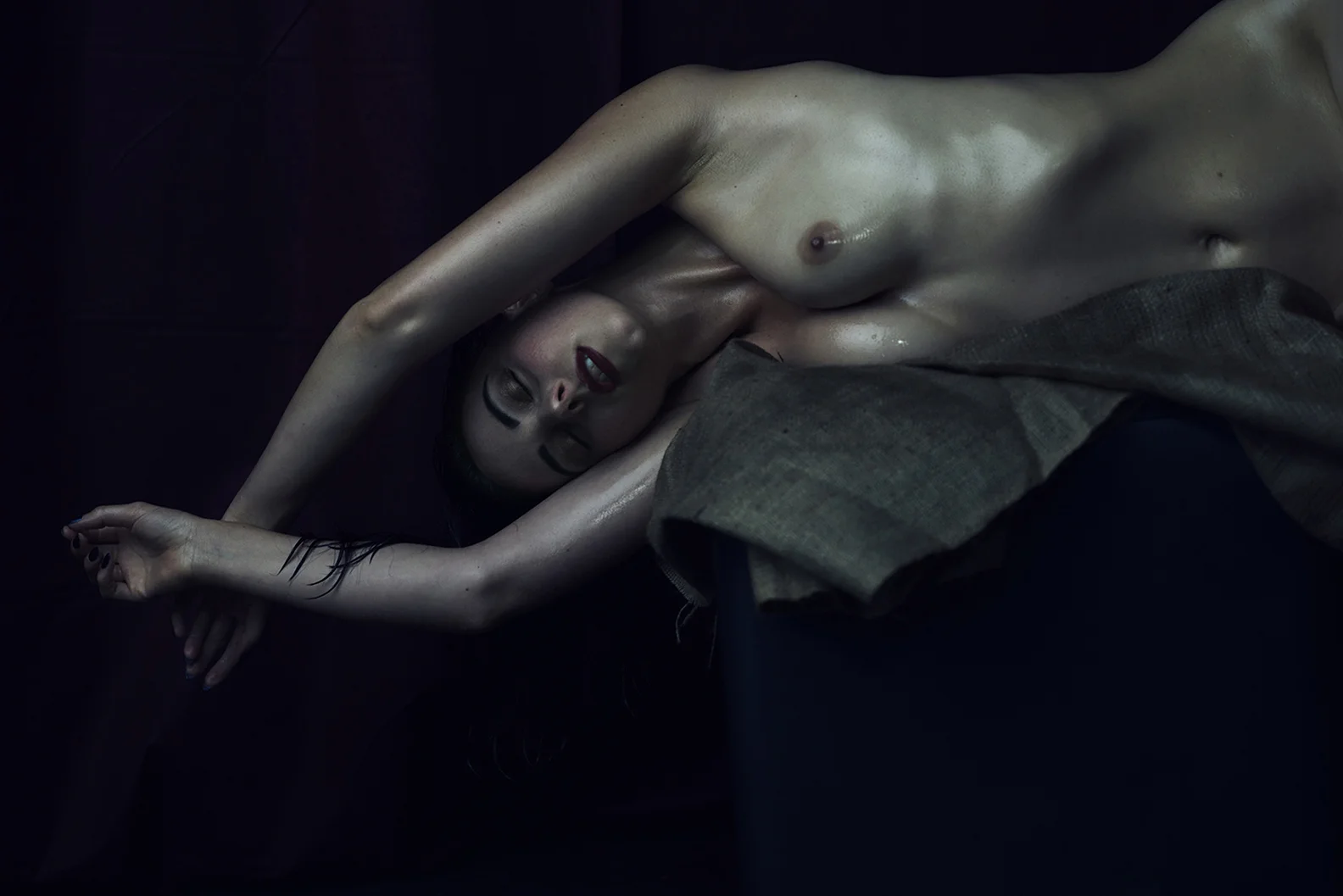020_RyanMichaelKelly_BurlapPortrait.jpg
