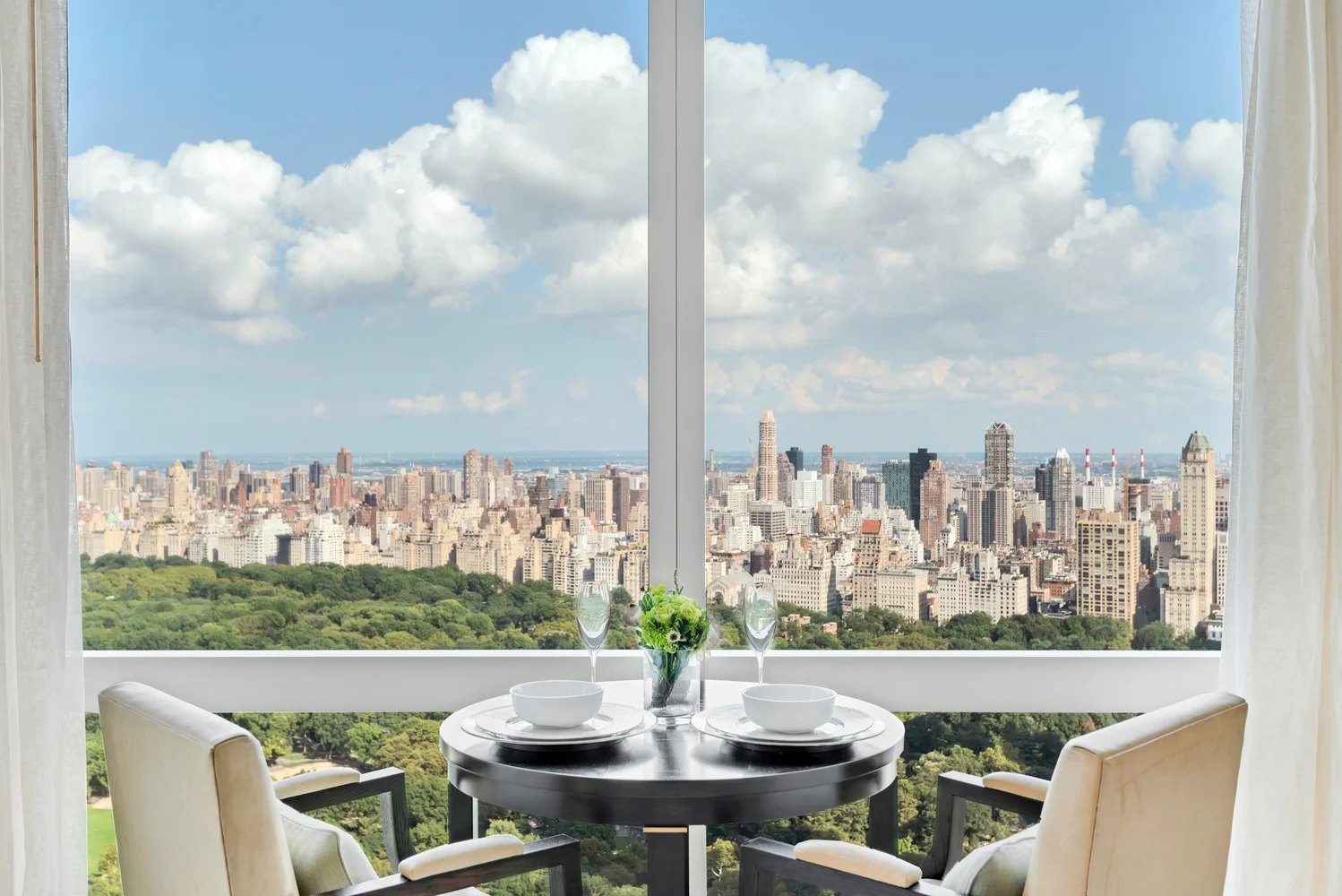 CSG_25_Columbus_Circle_61B_New_York_NY_Corcoran_-_Package_of_4_Property_Photos_5_20180920-104305.jpg