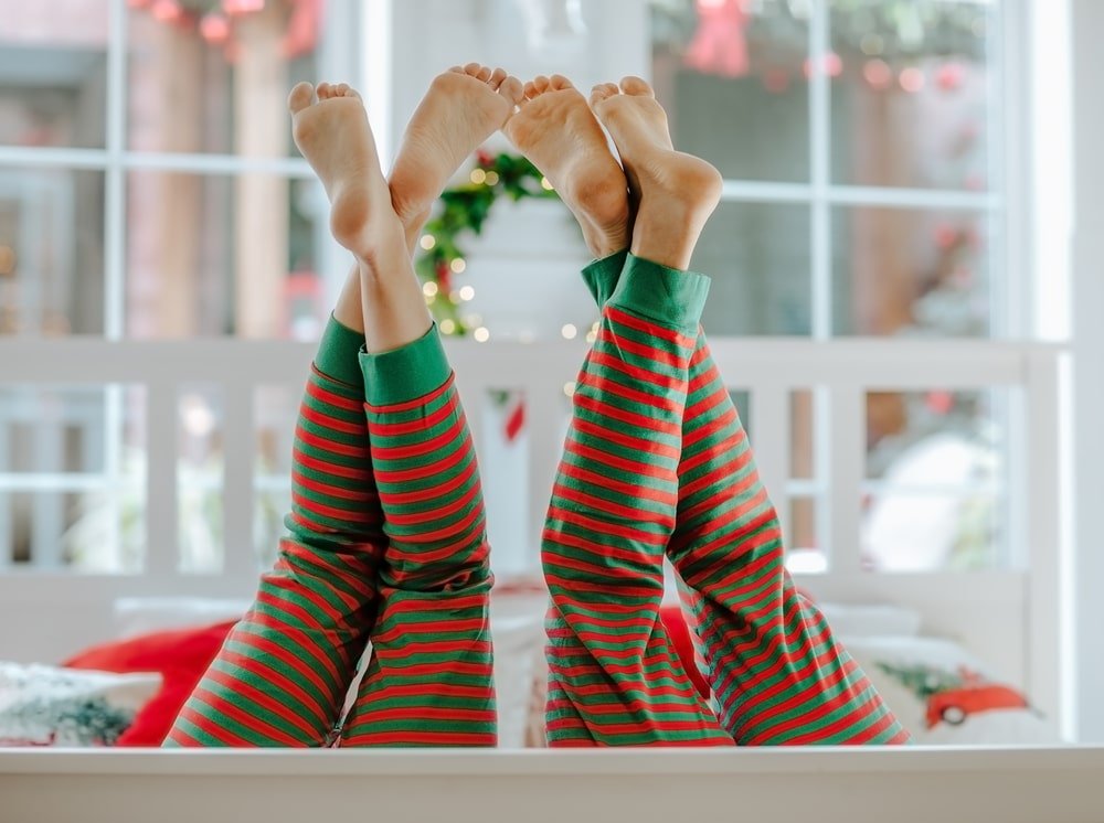 🎄💔 “Why Do Couples Break Up More During the Holidays? (A Cheeky Investigation)”