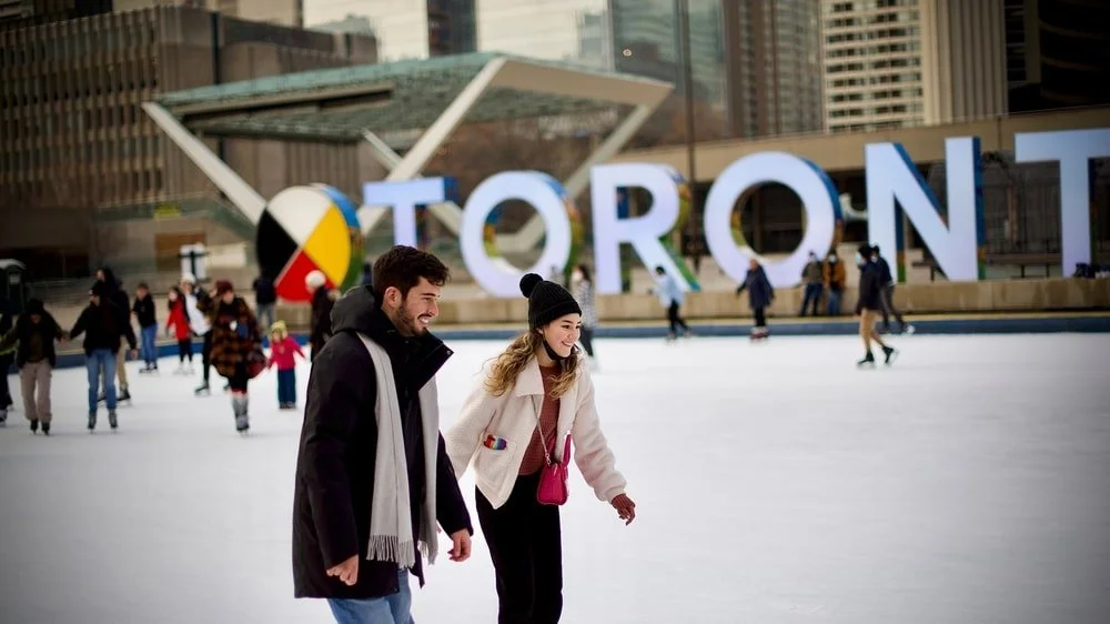 The Cheeky Guide to Dating in Toronto: Where Warm Hearts Meet Cool Nights