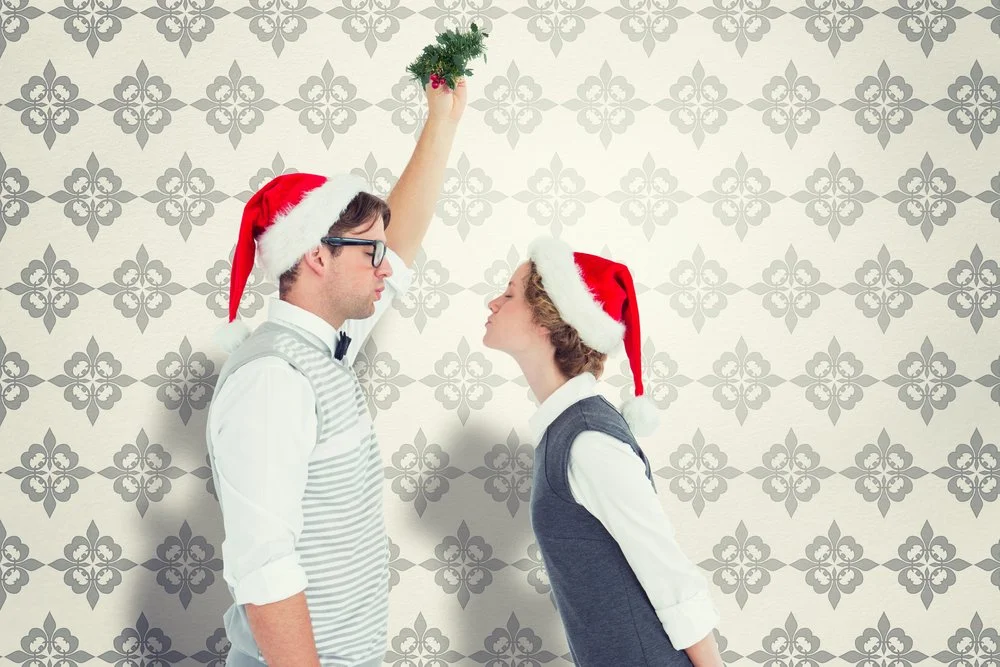 🎁 “So… What Do I Get Someone I’m Not Dating?”