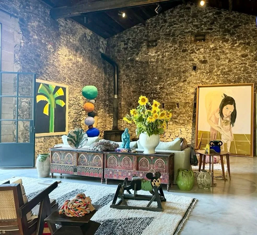 When an artist lives amongst their art you know exactly who they are.
I love Anne Morris&rsquo; home in France where life and work creatively commingle .