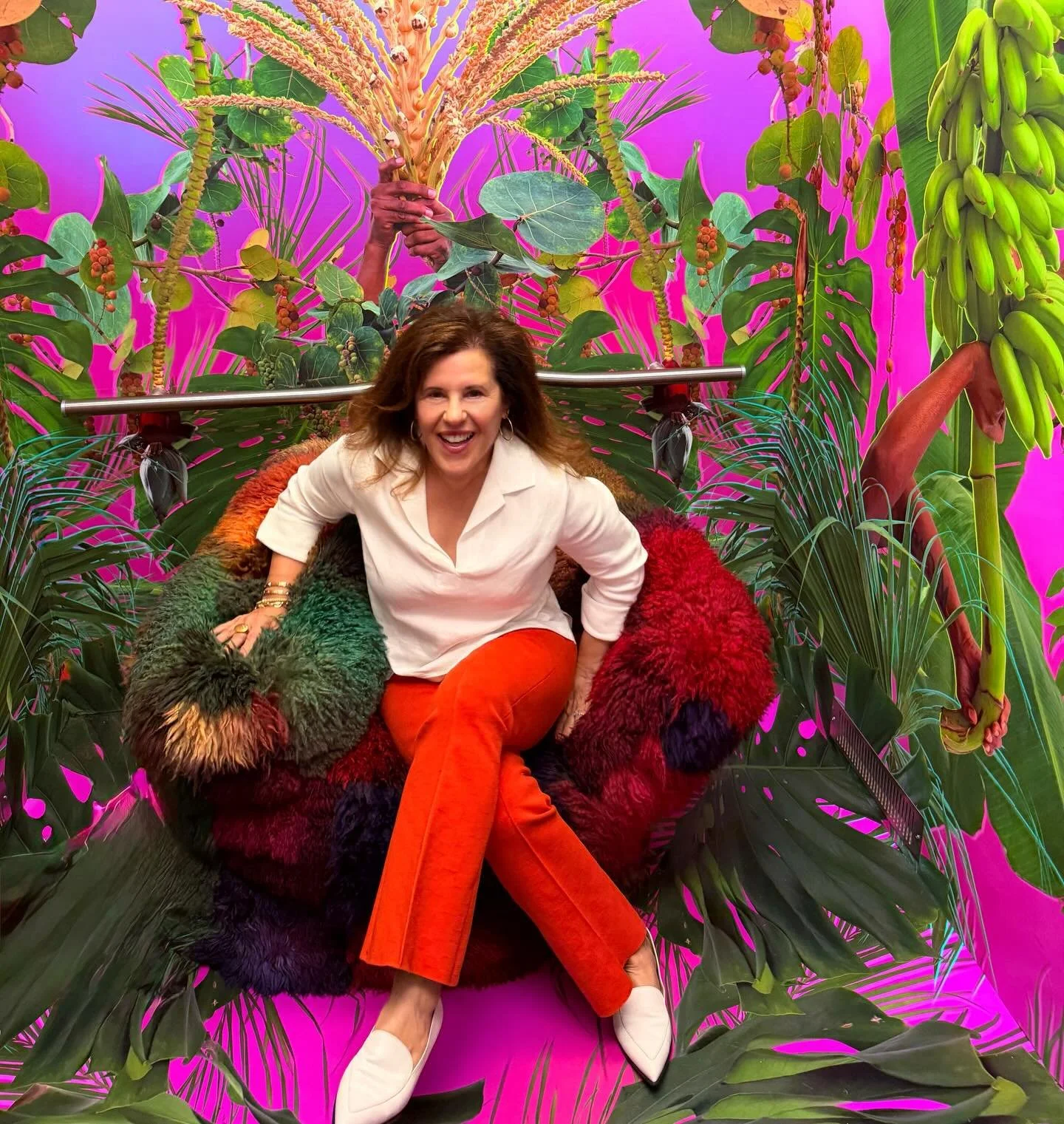 When the elevator is THiS GOOD, you don&rsquo;t want to get up and out 
@thebunkerartspace  @fountainheadarts