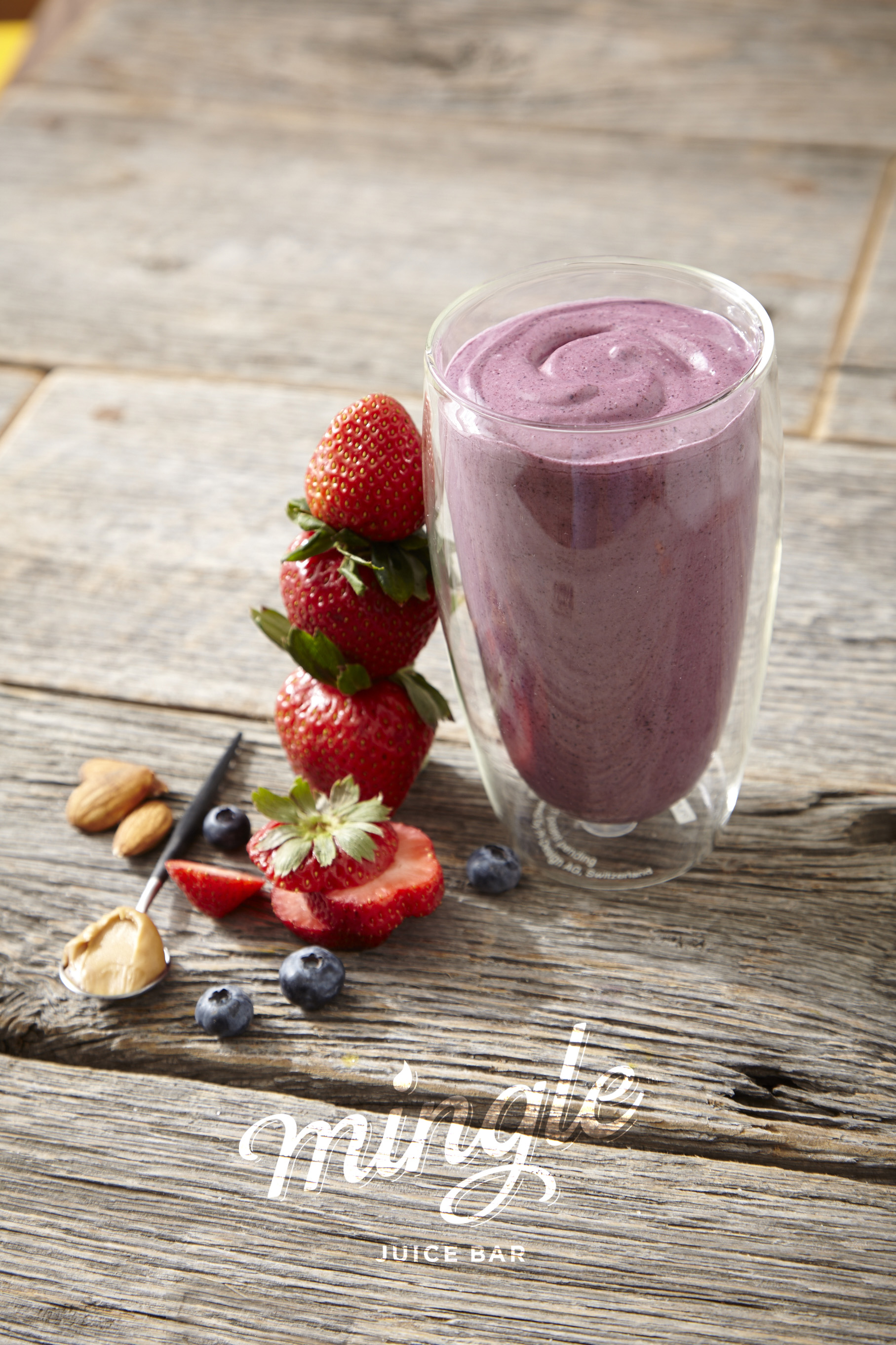 MingleJuiceBar_pbjsmoothie.jpg