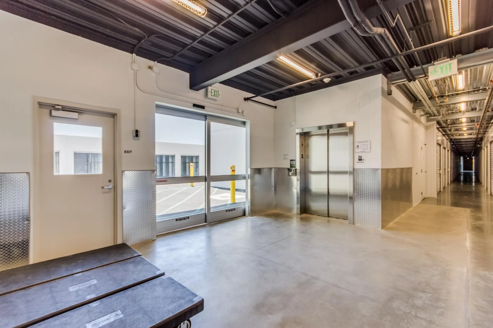 9300_research_drive_MLS_HID1116396_ROOMinterior2.jpg