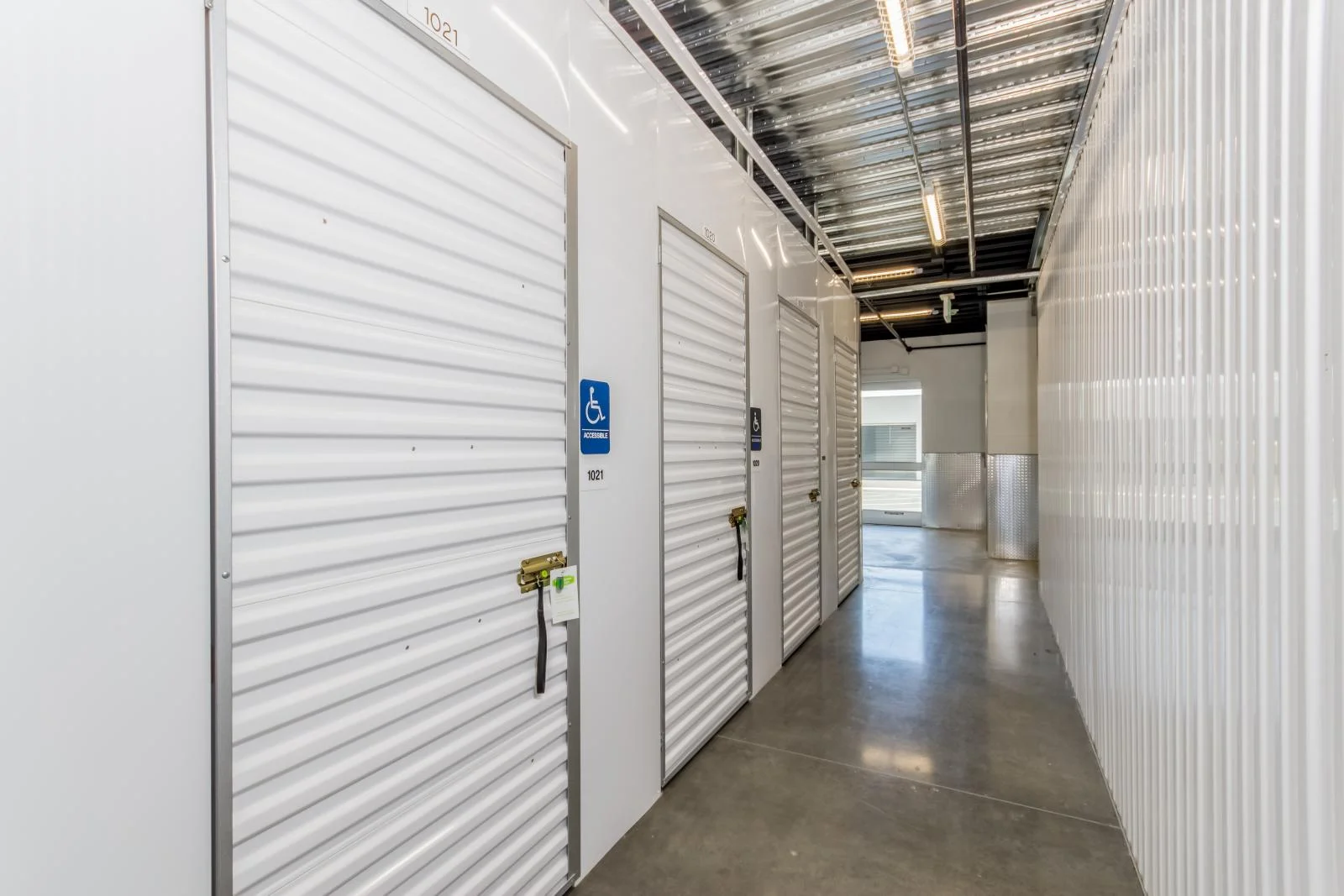 9300_research_drive_MLS_HID1116396_ROOMinterior1.jpg