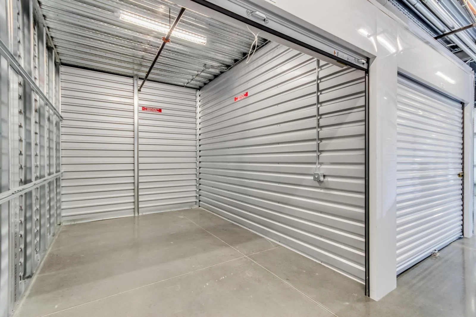 9300_research_drive_MLS_HID1116396_ROOMinterior5.jpg