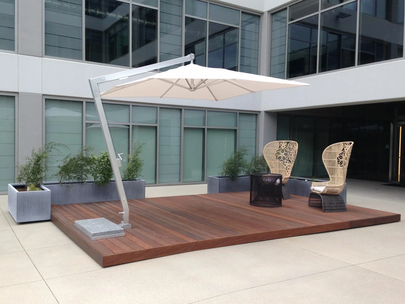 COURTYARDDECKING5.jpg