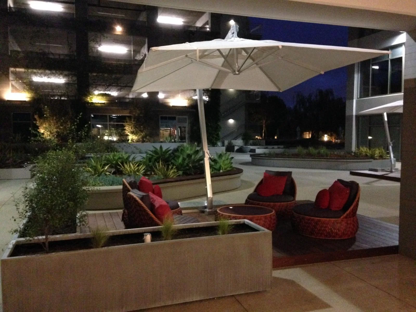 COURTYARDDECKING3.jpg
