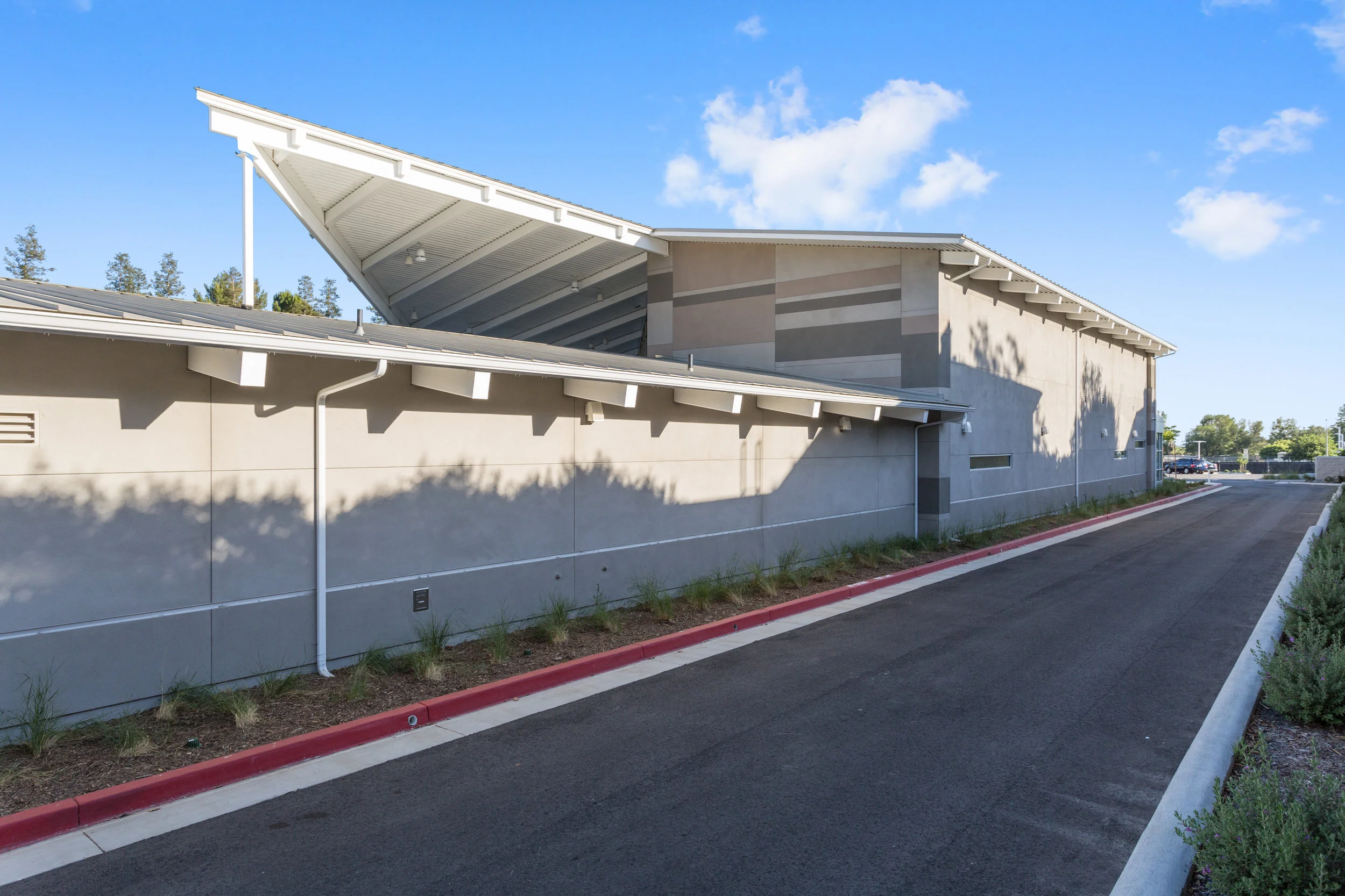 13445_Glenoaks_Blvd_MLS_HID1141917_ROOM20.jpg
