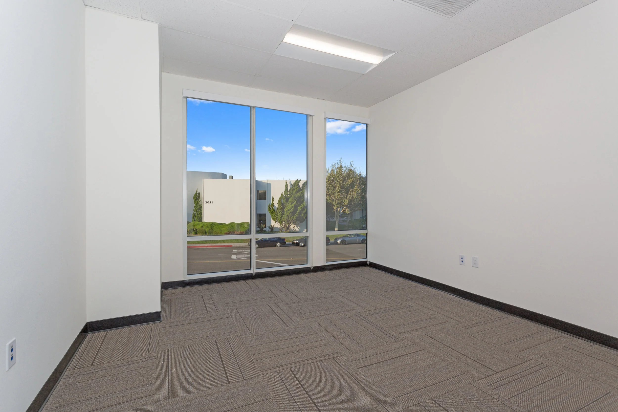 2042_Business_Center_Drive_MLS_HID1144294_ROOM21.jpg