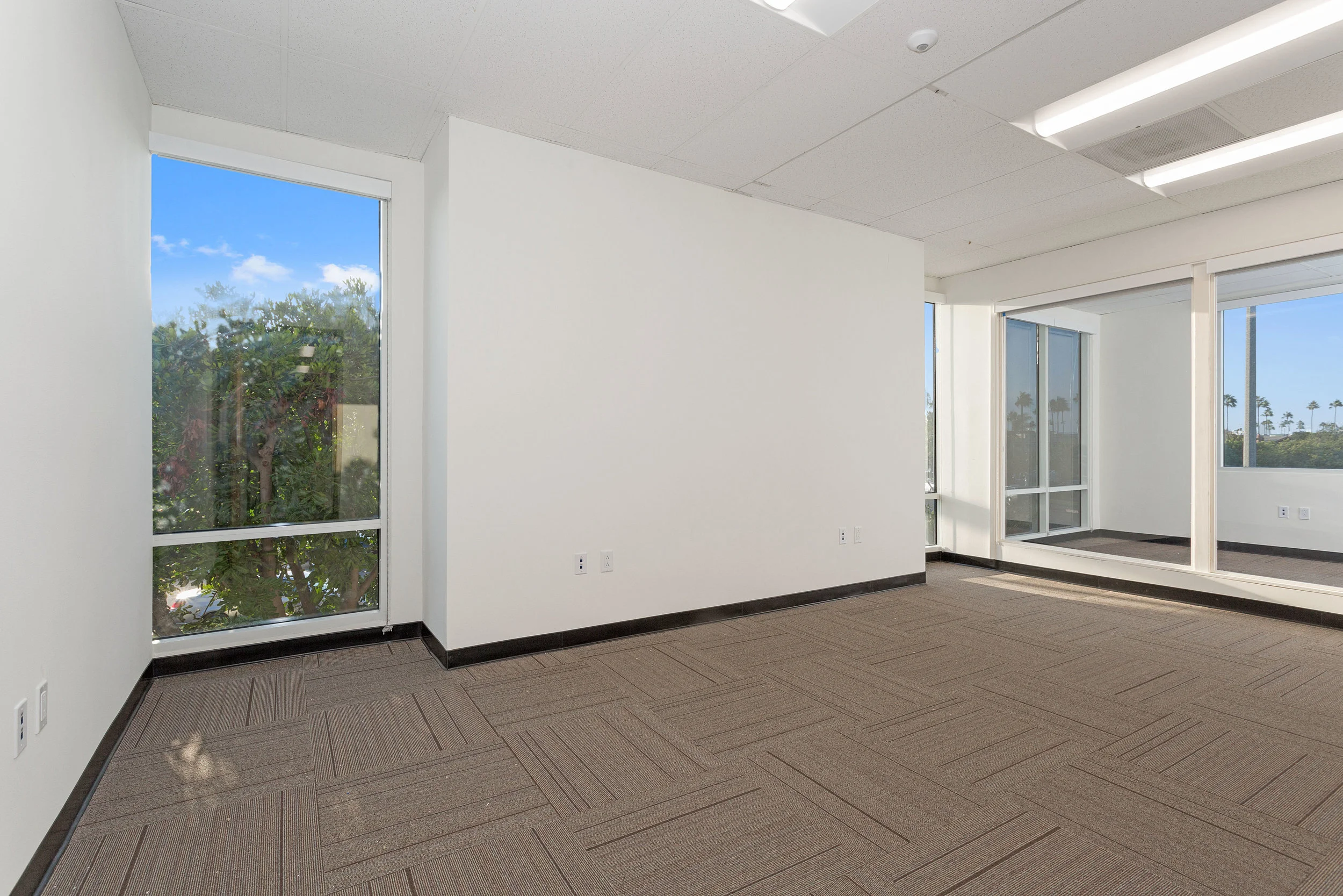 2042_Business_Center_Drive_MLS_HID1144294_ROOM20.jpg